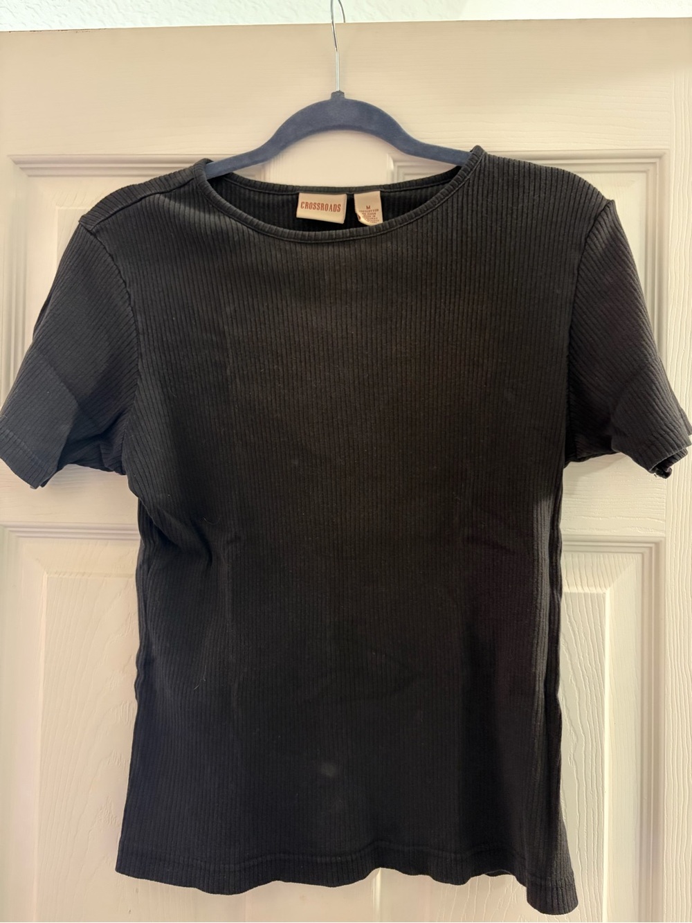 Women’s Black Ribbed Short-Sleeve Crew Neck Shirt